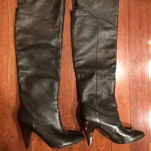 Knee high GUESS boots